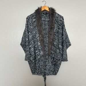 XOXO Women Black/White  Faux Fur Collar Cardigan